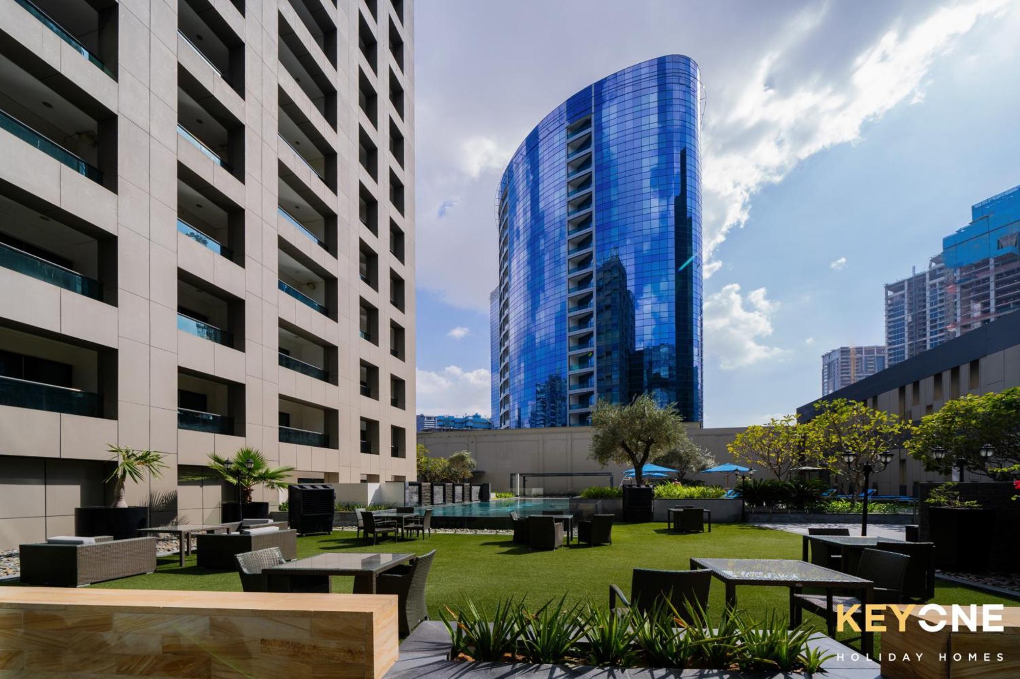 The Cosmopolitan Serene Living In A One Bedroom * Dubai