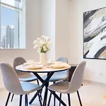 The Cosmopolitan Serene Living In A One Bedroom