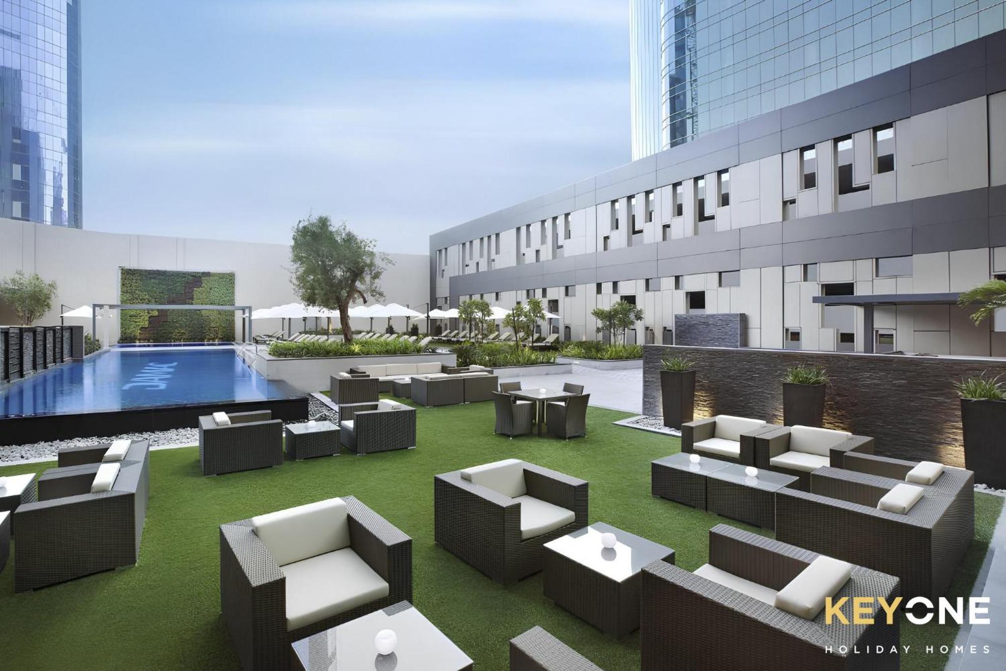 The Cosmopolitan Serene Living In A One Bedroom *
