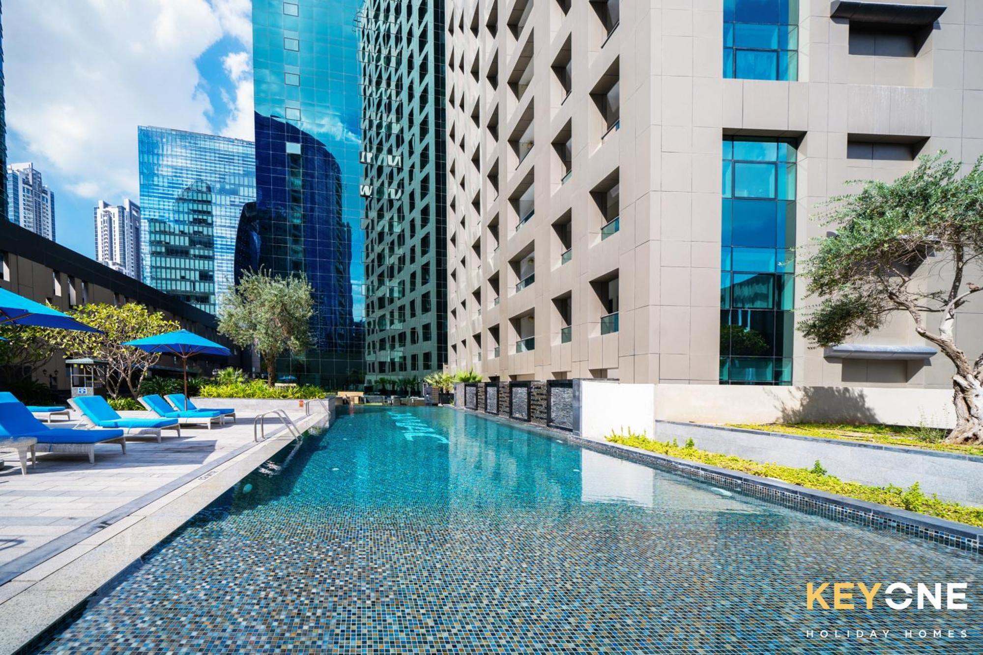 Apartment The Cosmopolitan Serene Living In A One Bedroom Dubai