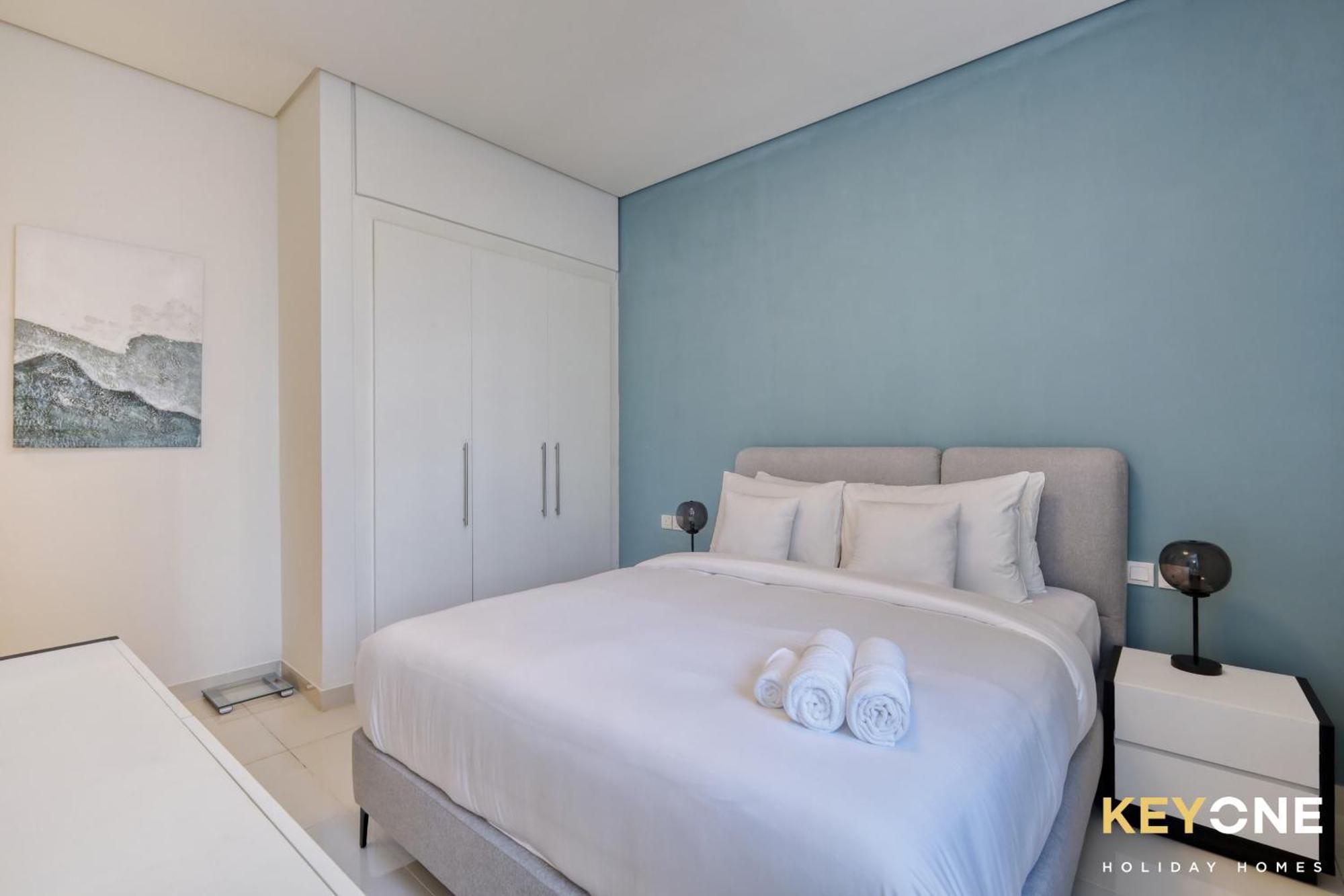 The Cosmopolitan Serene Living In A One Bedroom *